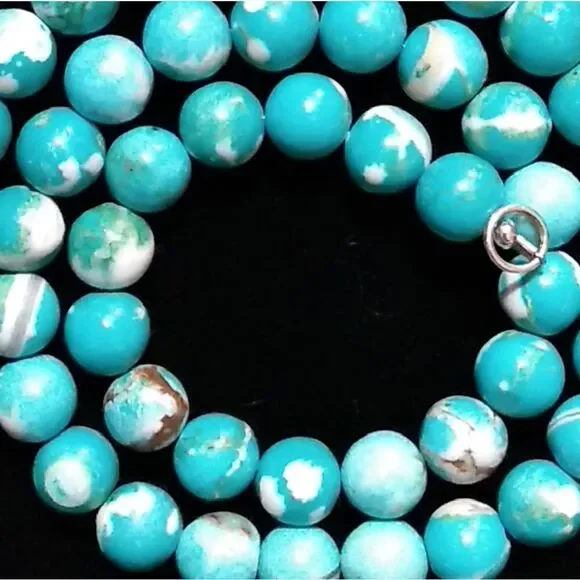 Turquoise beaded necklace - Picture 3 of 4